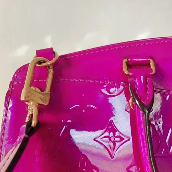 100% authentic Louis Vuitton fuchsia vernis patent leather BREA - Picture 12 of 16